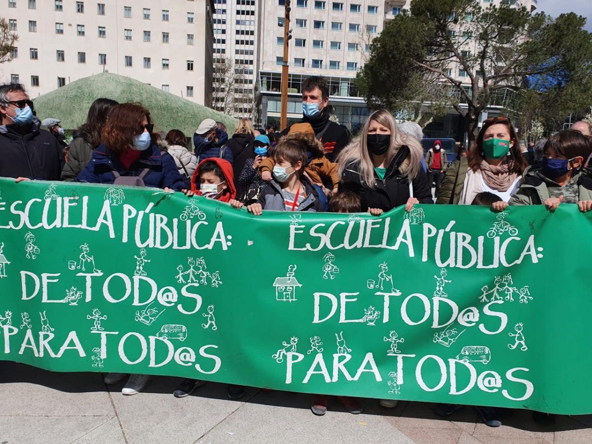 Concentración de Marea Verde que tuvo lugar en Plaza de España