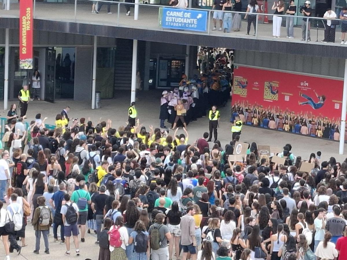Ausencia de la presidenta Ayuso en el acto de inauguración del curso