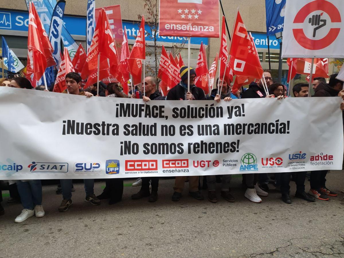 Concentracin frente a la sede de UNESPA en Madrid