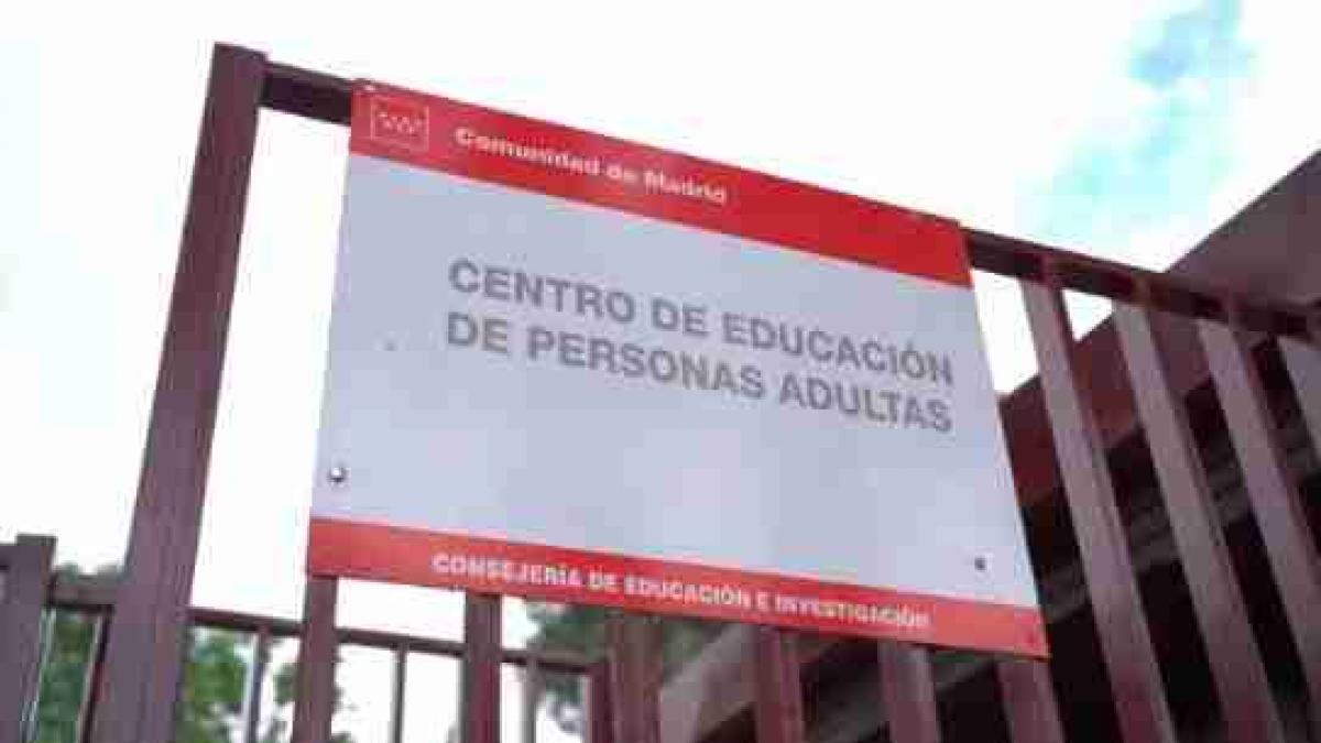 Las asociaciones de los CEPA, con el apoyo de CCOO, denuncian su expulsin de los centros y la paralizacin de su labor social y cultural