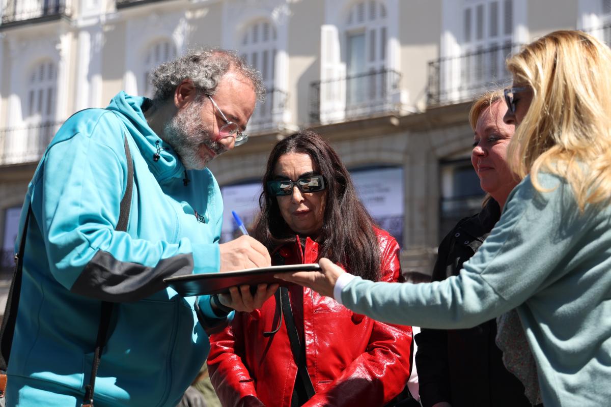 Acto de inicio de recogida de firmas de la ILP en la Puerta del Sol